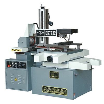 DK7732数控线切割机床与炮塔铣床 精密加工的双重利器
